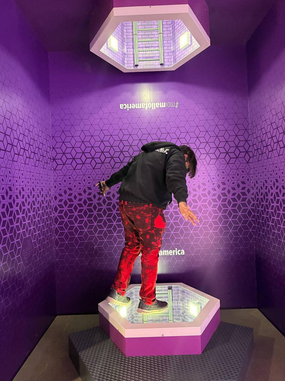 Platform infinity exhibit Museum of Illusions